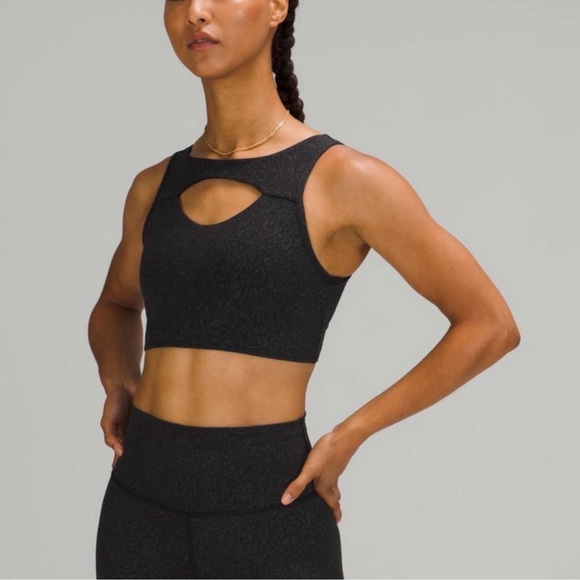 Lululemon Everlux Cut-Out Train Bra *Medium Support B/C Cups Crunch Black size 4 - Picture 2 of 7